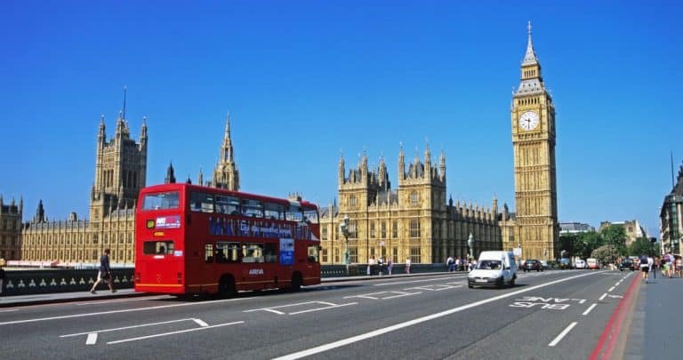 Business professionals discussing the benefits of using an English Limited company